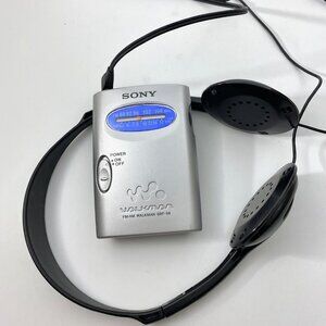 Retro Sony Walkman FM/AM with Headphones SRF-59 Free Battery